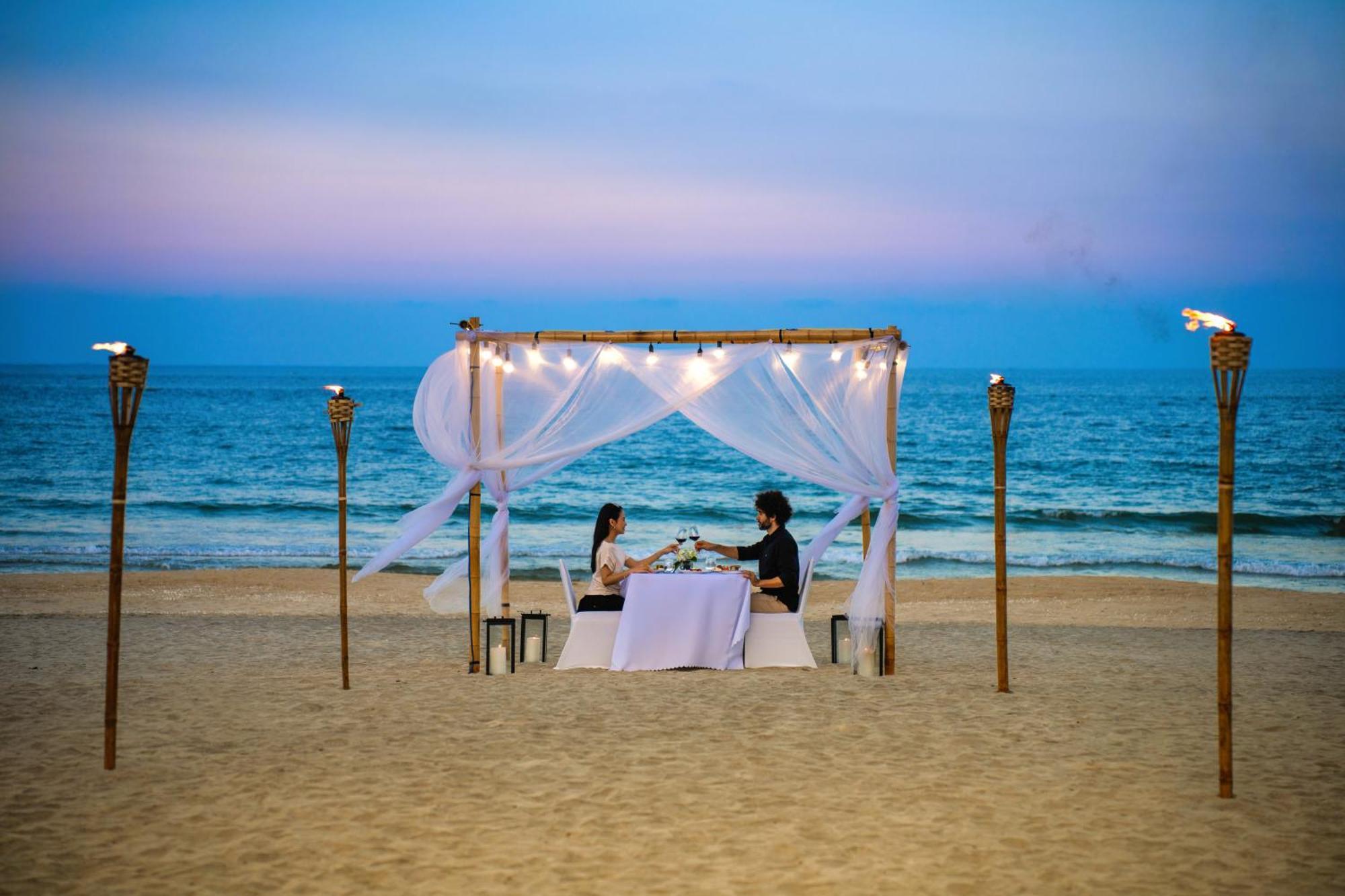 Wyndham Hoi An Royal Beachfront Resort & Villas Buitenkant foto