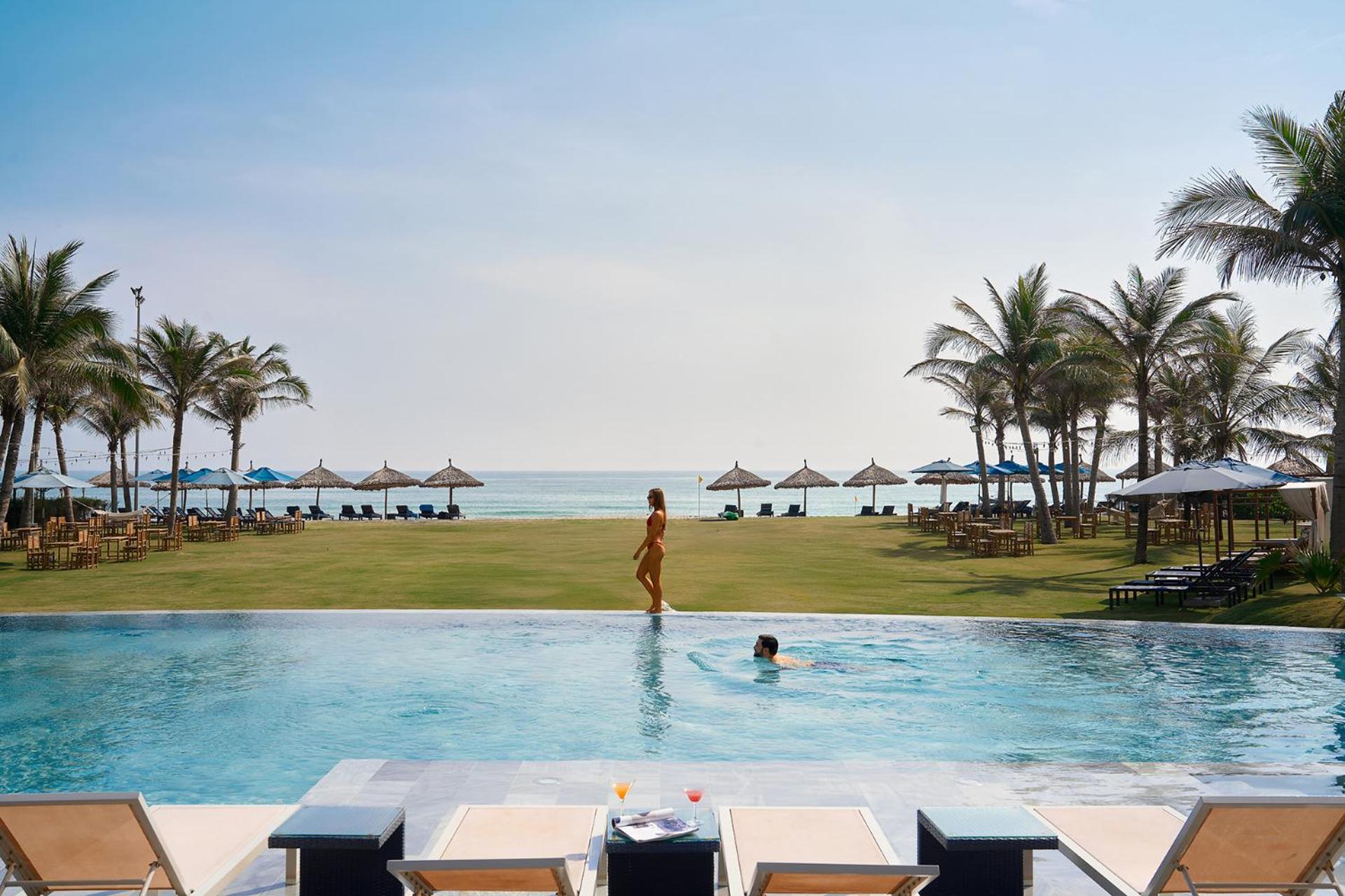 Wyndham Hoi An Royal Beachfront Resort & Villas Buitenkant foto