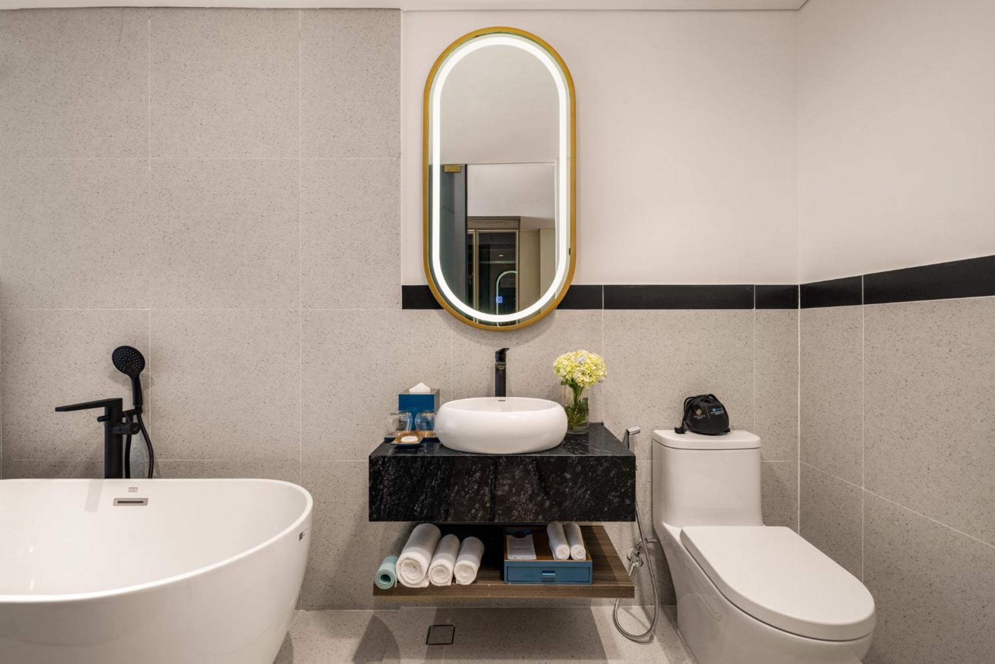 Wyndham Hoi An Royal Beachfront Resort & Villas Buitenkant foto